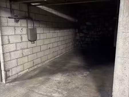 box fermé 12m2 niveau -1 rue des marguettes/rue du niger 75012 paris