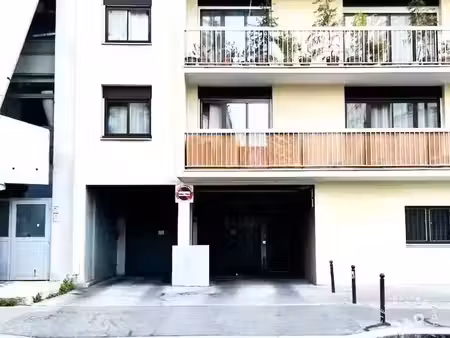 particulier vends place de parking / 1er sous-sol / paris 11ème