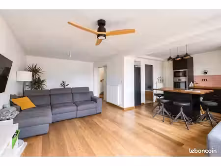3 chambres • 97 m² au sol • extérieur 35 m² • 2 parkings