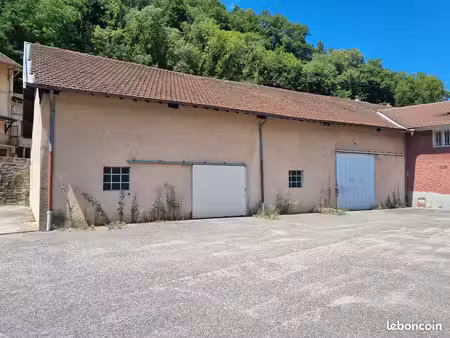 opportunité investisseur : bâtiment de 34 parkings intérieurs