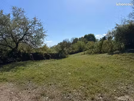 terrain 742 m² charly