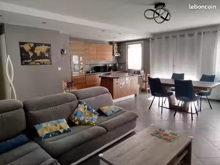 t3 74 m² – grande pièce de vie  2 balcons  parking – lyon 8 (jet d’eau / monplaisir)