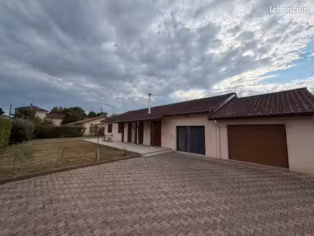maison de plain-pied rénovée de 123 m² sur terrain de 860 m²