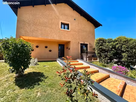 maison 6 pièces 219 m²