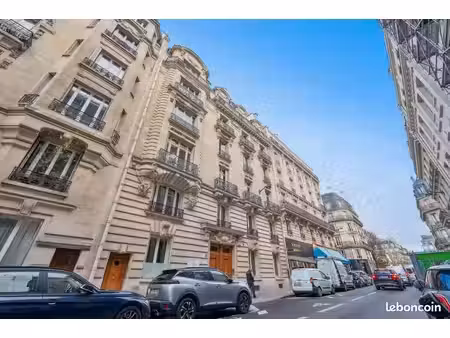 bureaux 151 m²