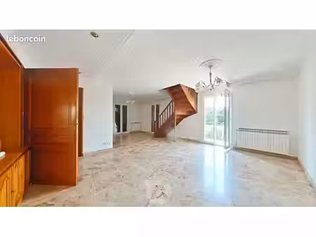 maison 7 pièces 190 m²