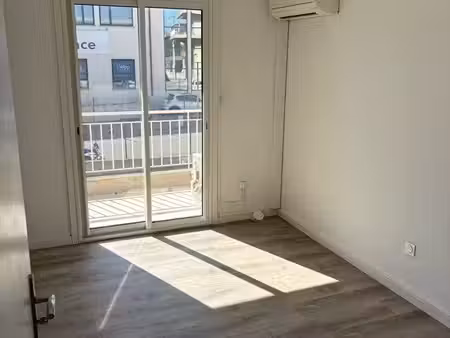 à louer bureaux 84m2 proche centre + parkings