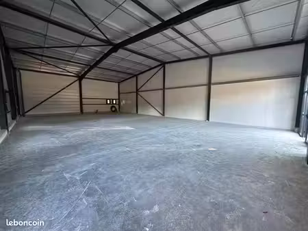 local d'activité 240 m²