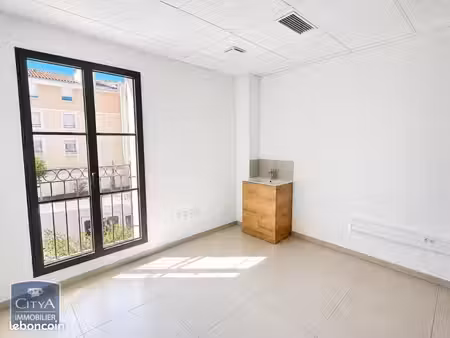 local 22 m²