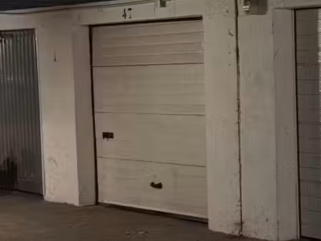 location de garage à valmante