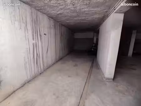 place de parking souterrain sécurisée