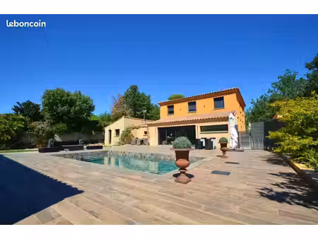 saint-maximin : rare villa t5 comme neuve + appartement t2 indépendant  piscine à débordem