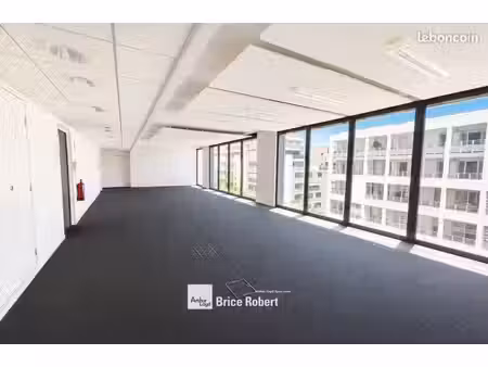 bureaux 100 m²