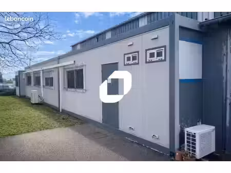 local d'activité 157 m²