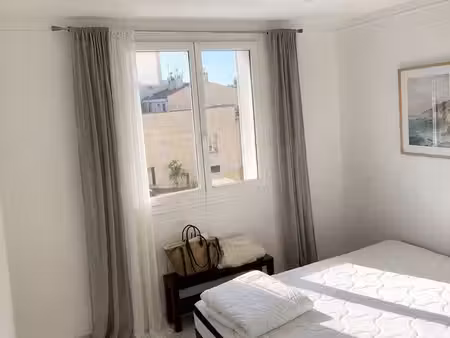 appartement t2 meublé – 45 m² – vue vieux-port – marseille 7ᵉ