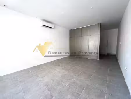 local commercial à louer