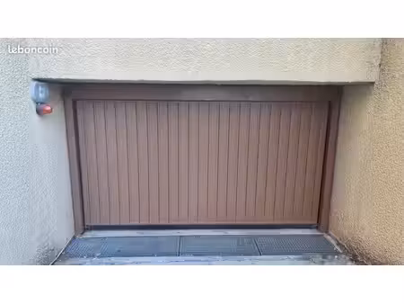 place de parking en sous-sol sécurisé - modifiable en box