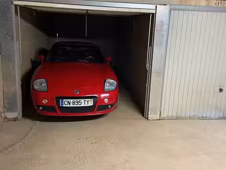 garage en centre-ville de sainte maxime