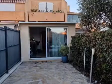 appartement 28m2 refait à neuf avec extérieur de 25m2 idéal investissement locatif