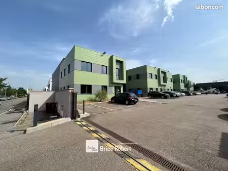 local bureaux 456 m²