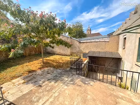 maison de village 5 pièces 142 m²