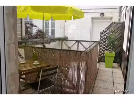 studio 28m2 avec terrasse dans la rochelle hyper centre
