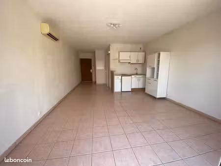 studio 1 pièce 30 m²