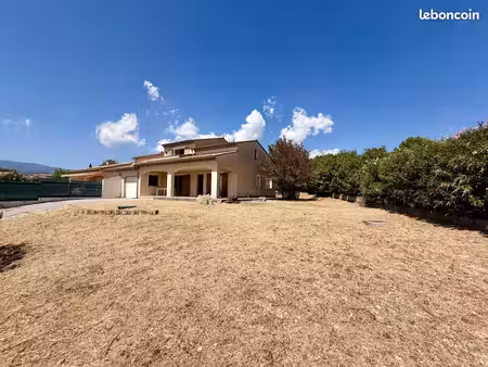 villa 4 pièces 133 m²