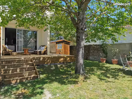 t2 avec jardin privé de septembre à juin