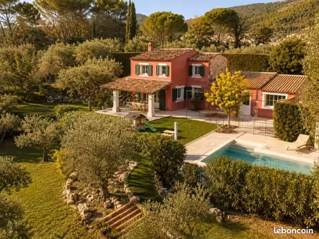 villa provençale entièrement restaurée avec piscine – cadre privilégié – callas