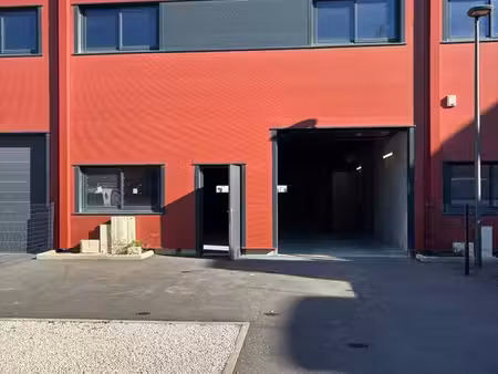 location entrepôt 166 m² + jardin 60 m² + 3 places de parkings – la garde (83130)