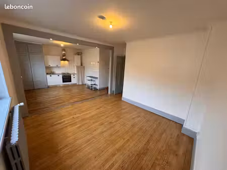 bel appartement f2 60m2 avec parking privatif