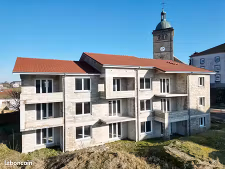 immeuble 32 pièces 636 m²