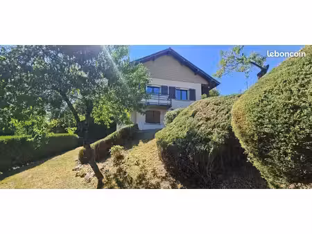 pavillon 8 pièces 122 m²