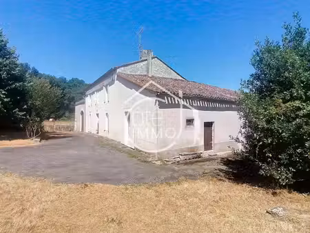 nastringues : propriété rurale 2 habitations à rénover  dépendances sur 13 ha