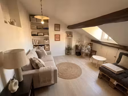 paris 10e - rue de paradis - studio au dernier étage à rénover