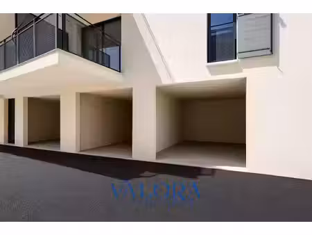 box env. 20 m2 - centre-ville de saint-remy-de-provence