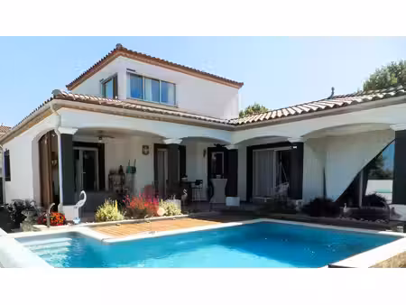 superbe villa t5 avec piscine