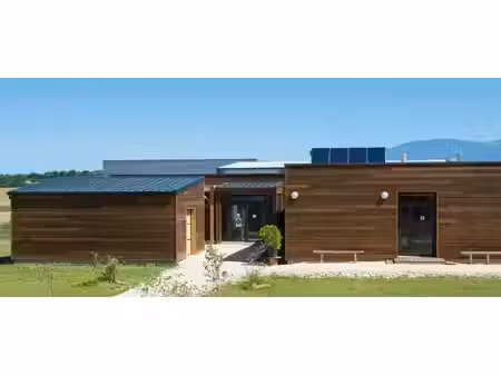 bâtiment polyvalent avec fort potentiel activité professionnelle & habitation