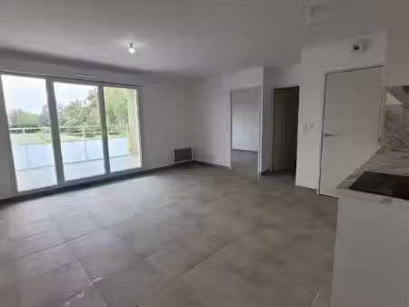 location appartement 2 pièces 46 m² à istres (13800)