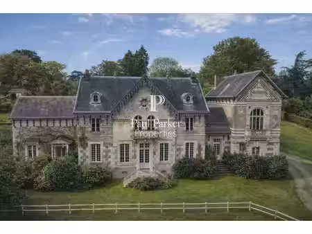 manoir de 1850  maison de gardien et tennis sur un parc de 5 ha