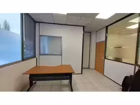 location locaux professionnels 4 pièces 43.27 m² à annecy (74000)  691 €