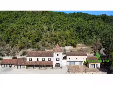 domaine d'exception avec fort potentiel commercial et événemen