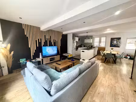 ille sur tet coup de coeur pour cette maison de village traversante entièrement rénovée...