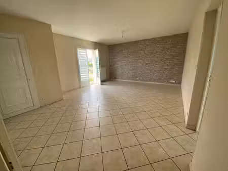location maison 4 pièces  105.00m²  amilly