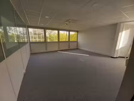 location bureaux 90 m² à 426 m²