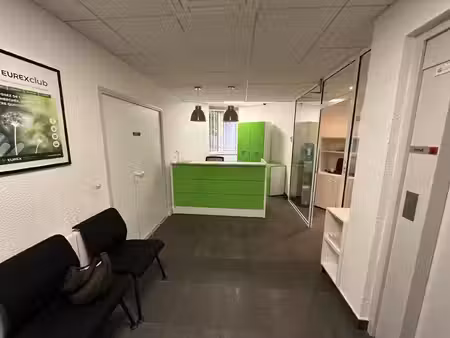 location bureau 8 pièces 74 m² à vénissieux (69200)