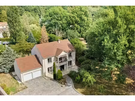 maison individuelle - 2000m2 de terrain - 4 chambres - burea