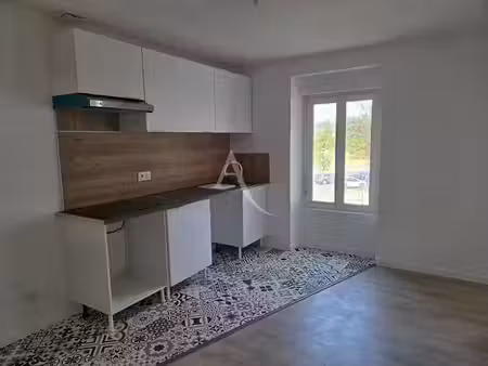 location appartement 5 pièces 80 m² à carmaux (81400)  770 €