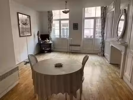 location meublée appartement 2 pièces 42 m² à lille (59000)  770 €